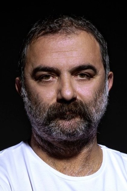 Сериалы и фильмы с Синан Демирэ в качестве 720, 1080 Hd на Эмбликс Подборка фильмов с Синан Демирэ online на Emblix