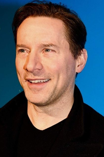Сериалы и фильмы с Кэл Вебер в качестве 720, 1080 Hd на Эмбликс Подборка фильмов с Кэл Вебер online на Emblix