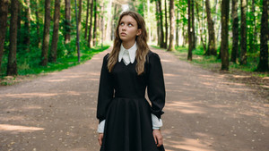 Алиса в Стране чудес кадр 2 в качестве на Эмбликс Алиса в Стране чудес кадр 2 онлайн-кинотеатр Эмбликс