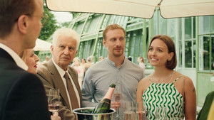 Павлин кадр 15 в качестве на Эмбликс Павлин кадр 15 онлайн-кинотеатр Эмбликс