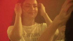 Момент кадр 32 в качестве на Эмбликс Момент кадр 32 онлайн-кинотеатр Эмбликс