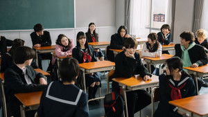 Предсмертные записки на столе кадр 3 в качестве на Эмбликс Предсмертные записки на столе кадр 3 онлайн-кинотеатр Эмбликс