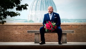 Холостяк в Италии кадр 3 в качестве на Эмбликс Холостяк в Италии кадр 3 онлайн-кинотеатр Эмбликс