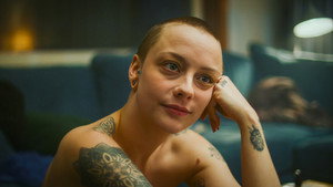 По-настоящему голый кадр 6 в качестве на Эмбликс По-настоящему голый кадр 6 онлайн-кинотеатр Эмбликс