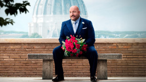 Холостяк в Италии кадр 4 в качестве на Эмбликс Холостяк в Италии кадр 4 онлайн-кинотеатр Эмбликс