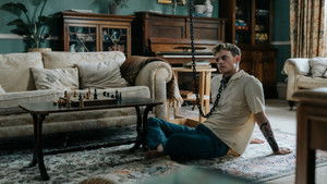 На цепи кадр 6 в качестве на Эмбликс На цепи кадр 6 онлайн-кинотеатр Эмбликс