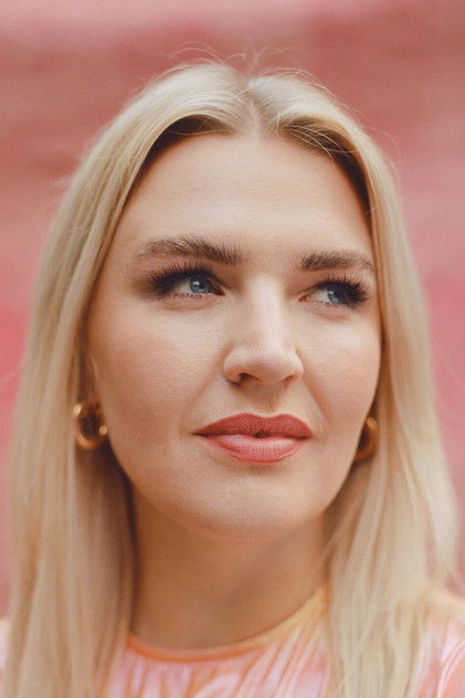 Подборка фильмов с Self Esteem online на Emblix