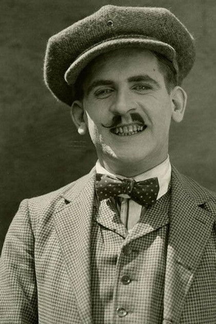 Подборка фильмов с Джеймс Пэррот online на Emblix