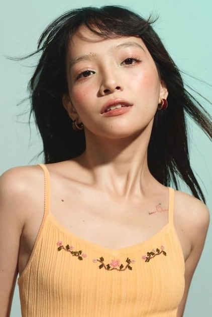 Подборка фильмов с Khazsak online на Emblix