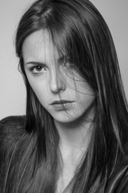 Подборка фильмов с Gita Amely online на Emblix