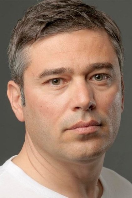 Подборка фильмов с Özgür Özgülgün online на Emblix