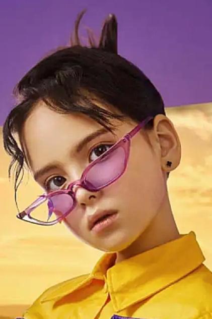 Подборка фильмов с Qi Xinyue online на Emblix