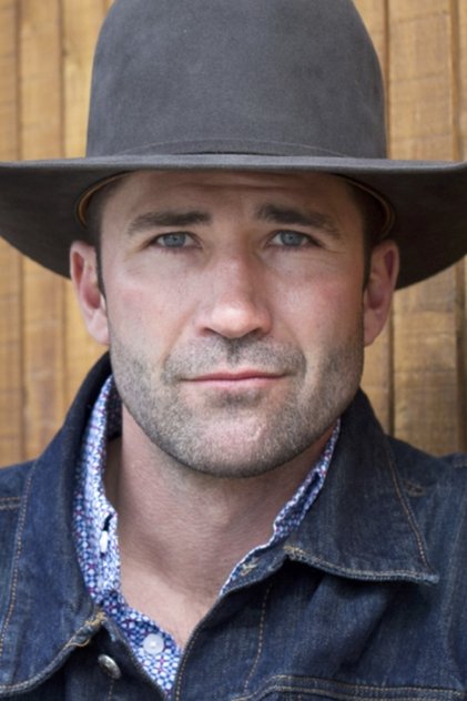 Подборка фильмов с Квентин Шнайдер online на Emblix