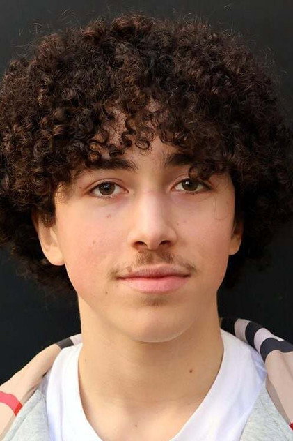 Подборка фильмов с Marwan Zeghoudi online на Emblix