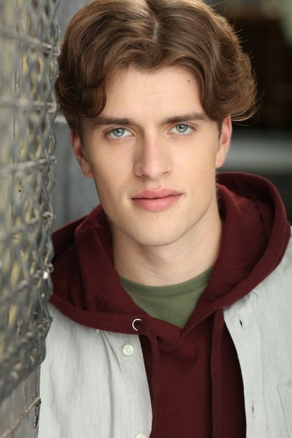 Подборка фильмов с Тейт Допплер online на Emblix