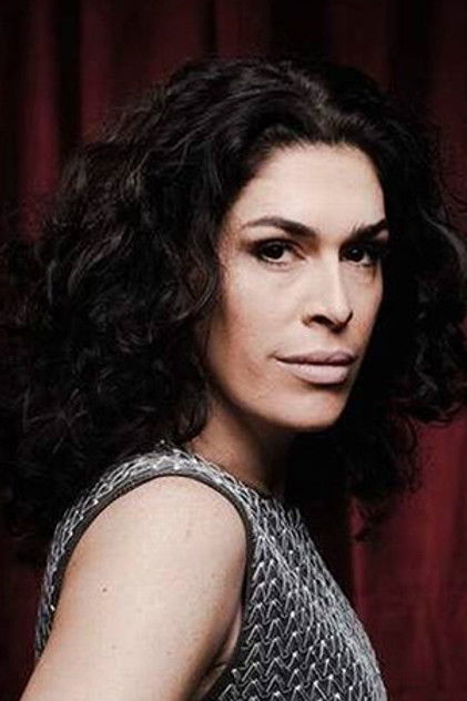 Подборка фильмов с Паула Лавин online на Emblix