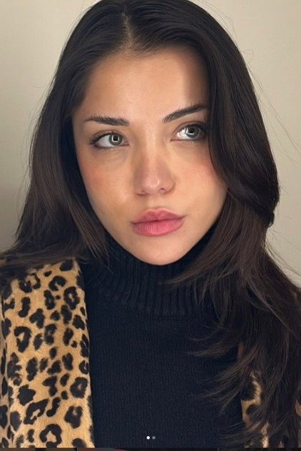 Подборка фильмов с Asena Özdemir online на Emblix