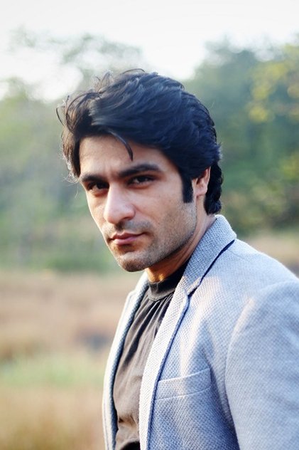 Подборка фильмов с Sunny Hinduja online на Emblix