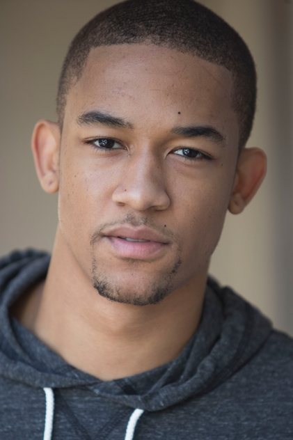 Подборка фильмов с Peyton Alex Smith online на Emblix