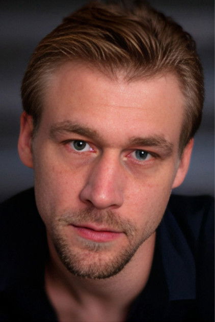 Подборка фильмов с Робби Боуэн online на Emblix