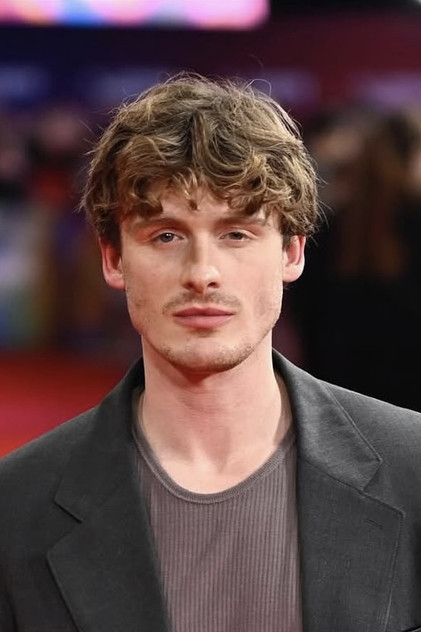 Подборка фильмов с Giles Surridge online на Emblix