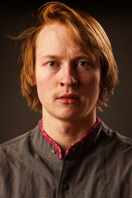 Подборка фильмов с Эмиль Карлсен online на Emblix