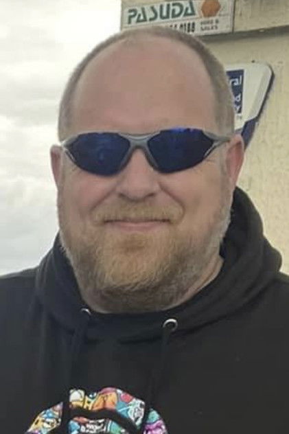 Подборка фильмов с Chris Annable online на Emblix