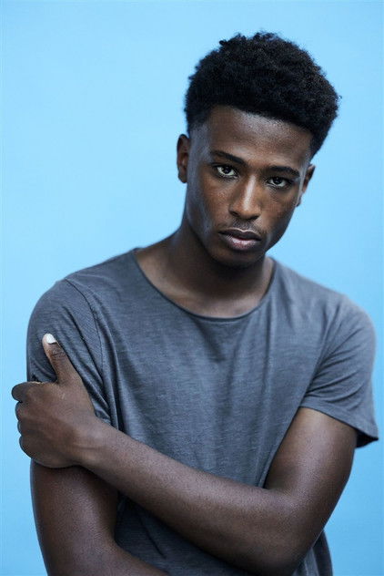 Подборка фильмов с Элиджа Тимера online на Emblix