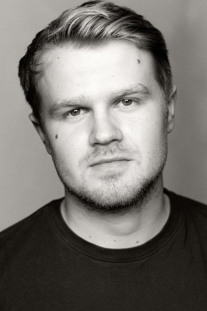 Подборка фильмов с Elliot Baxter online на Emblix