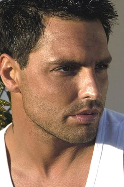 Подборка фильмов с Lee Henshaw online на Emblix