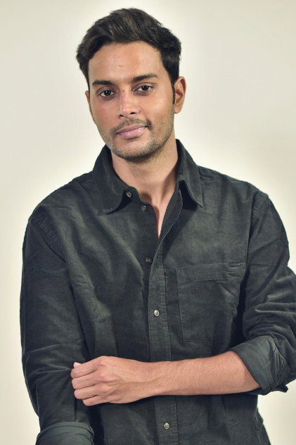 Подборка фильмов с Aatm Prakash Mishra online на Emblix
