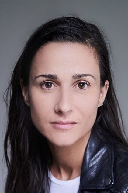 Подборка фильмов с Sarah Barlondo online на Emblix