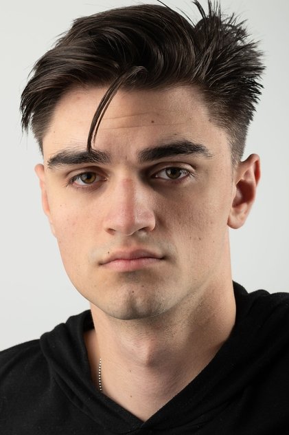 Подборка фильмов с Luca Slade online на Emblix