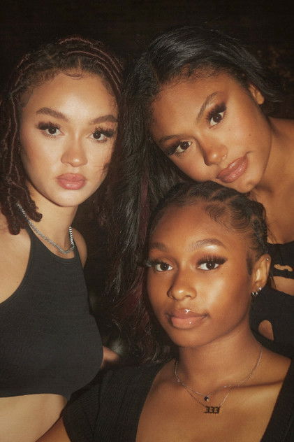 Подборка фильмов с FloyyMenor online на Emblix