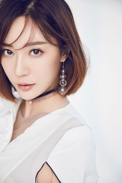 Подборка фильмов с Ван Вэнь Ци online на Emblix