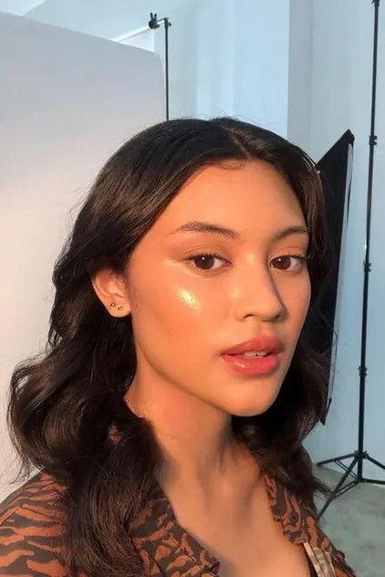 Подборка фильмов с Наура Хаким online на Emblix