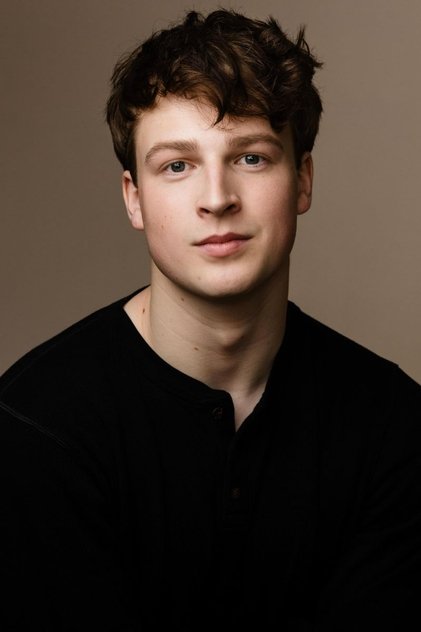 Подборка фильмов с Fionn Laird online на Emblix