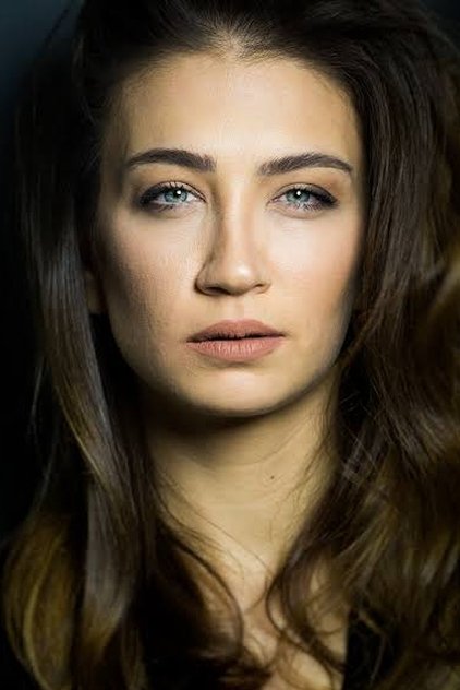 Подборка фильмов с Ceren Benderlioğlu online на Emblix