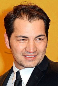 Подборка фильмов с Bülent Sharif online на Emblix
