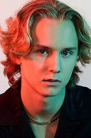 Подборка фильмов с Адриан Мацеус online на Emblix