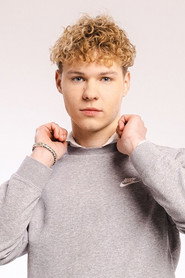 Подборка фильмов с Aaron Bezemer online на Emblix