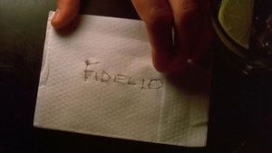 С широко закрытыми глазами кадр 20 онлайн-кинотеатр Эмбликс