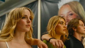 Отклонение кадр 8 онлайн-кинотеатр Эмбликс