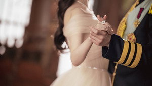 Жена принца XXI века кадр 22 на Эмбликс в Hd