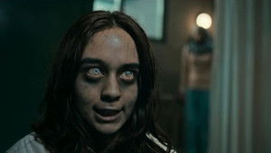 Улыбка. Зарождение зла кадр 8 онлайн-кинотеатр Эмбликс