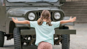 Чудо в камере №7 кадр 15 онлайн-кинотеатр Эмбликс