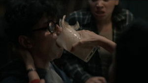 Она не мать кадр 31 онлайн-кинотеатр Эмбликс