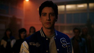 Школьные духи кадр 5 на Эмбликс в Hd