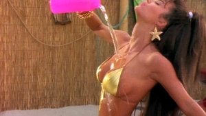 Компания автомойщиц в бикини кадр 6 онлайн-кинотеатр Эмбликс