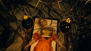 Невеста кадр 1 онлайн-кинотеатр Эмбликс